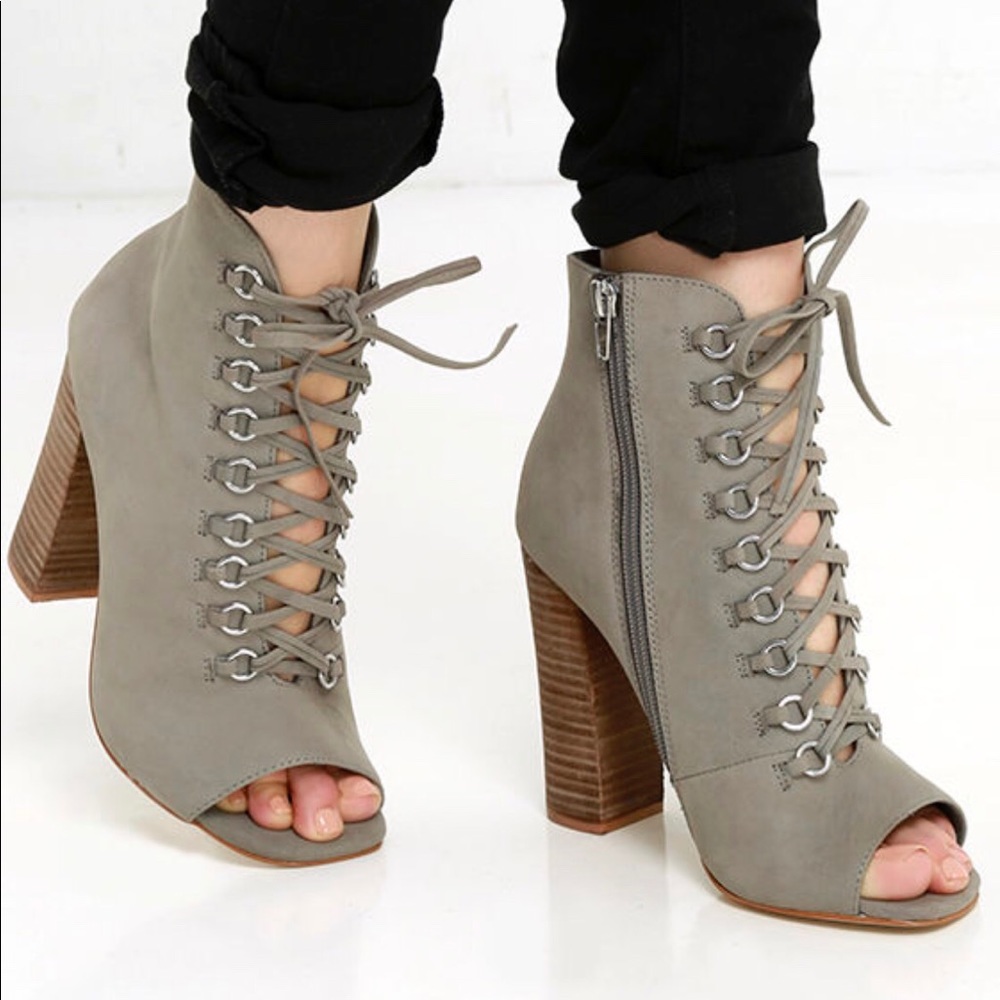 NWT Steve Madden Grey Booties Size 8